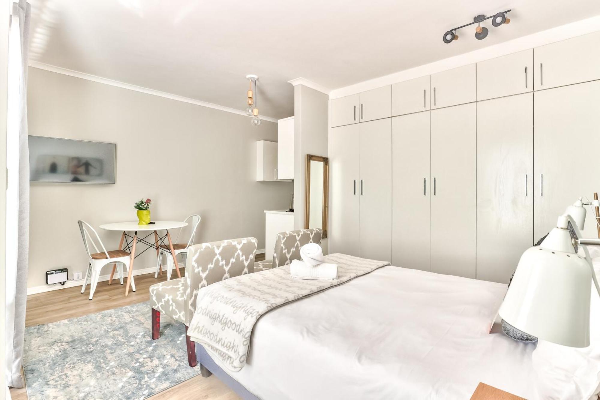 Wink Aparthotel Quiver Tree ستيلينبوش المظهر الخارجي الصورة